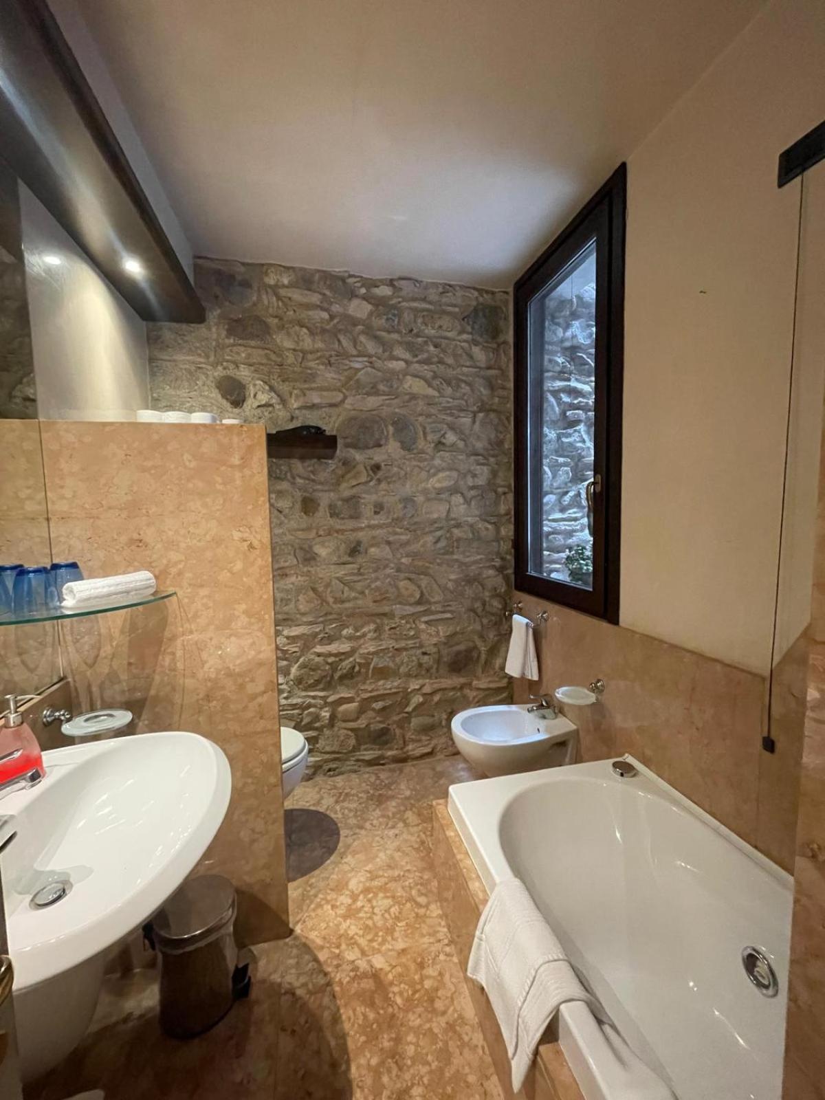 Prestige Suite Сірміоне Екстер'єр фото